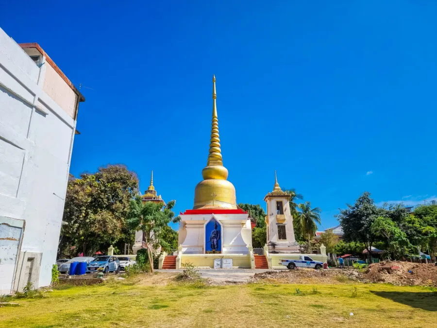 chedi rear of wat phra narai maha rat nakhon ratchasima