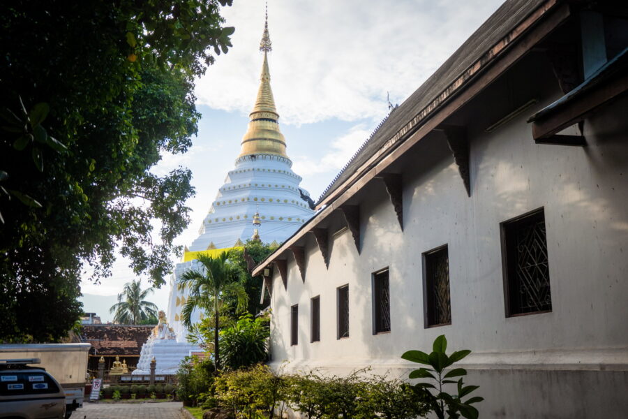 chedi au wat chiang yeun chiang mai