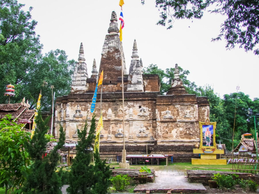 chedi au wat chet yot chiang mai