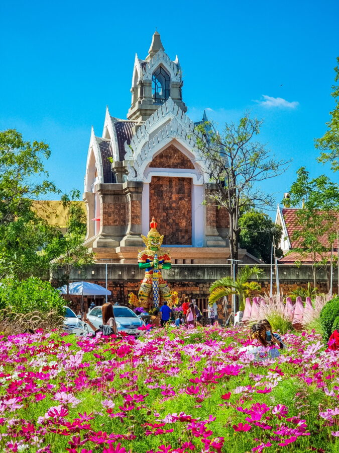 chedi du wat sala loi nakhon ratchasima