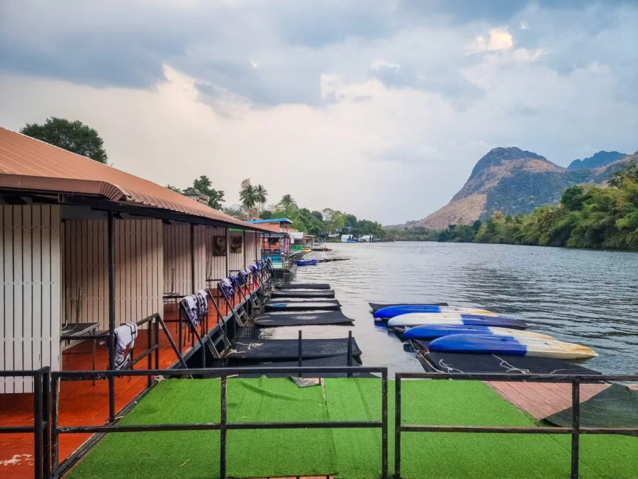 krupong house hotel flottant riviere kwai kanchanaburi
