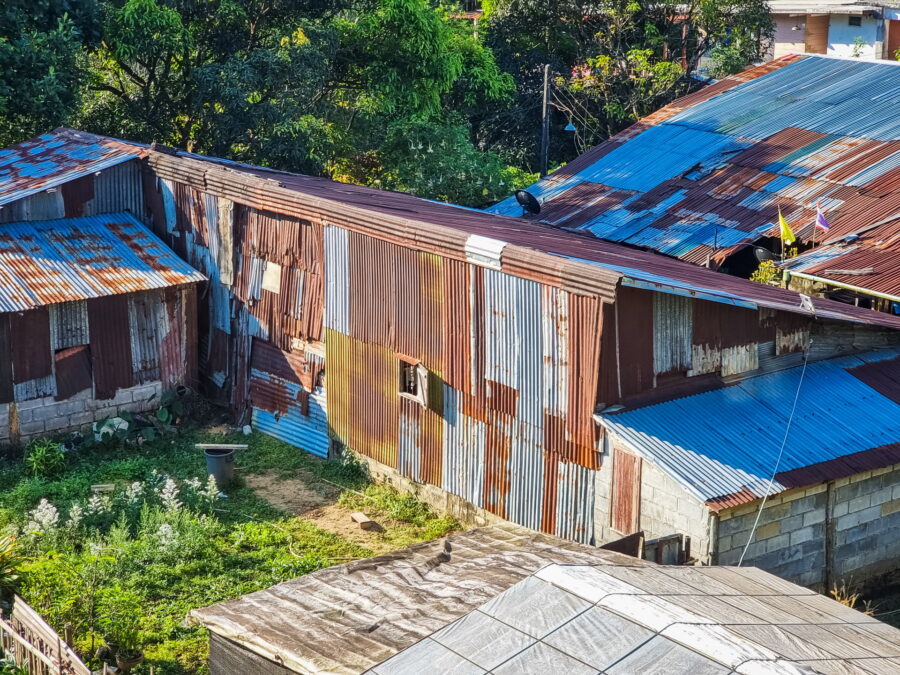 maisons en toles ban i tong kanchanaburi
