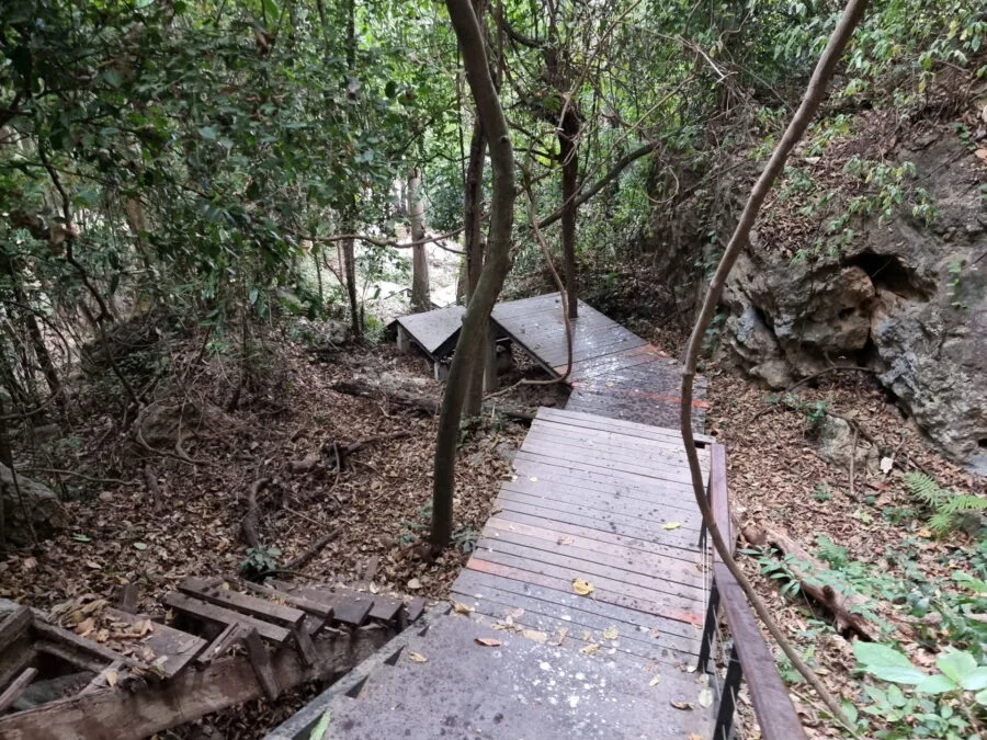 plateforme en bois parc national erawan kanchanaburi