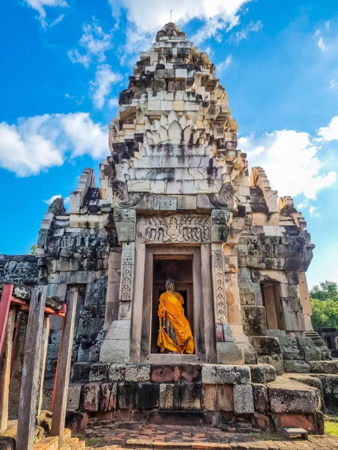 prang au prasat phnom wan nakhon ratchasima