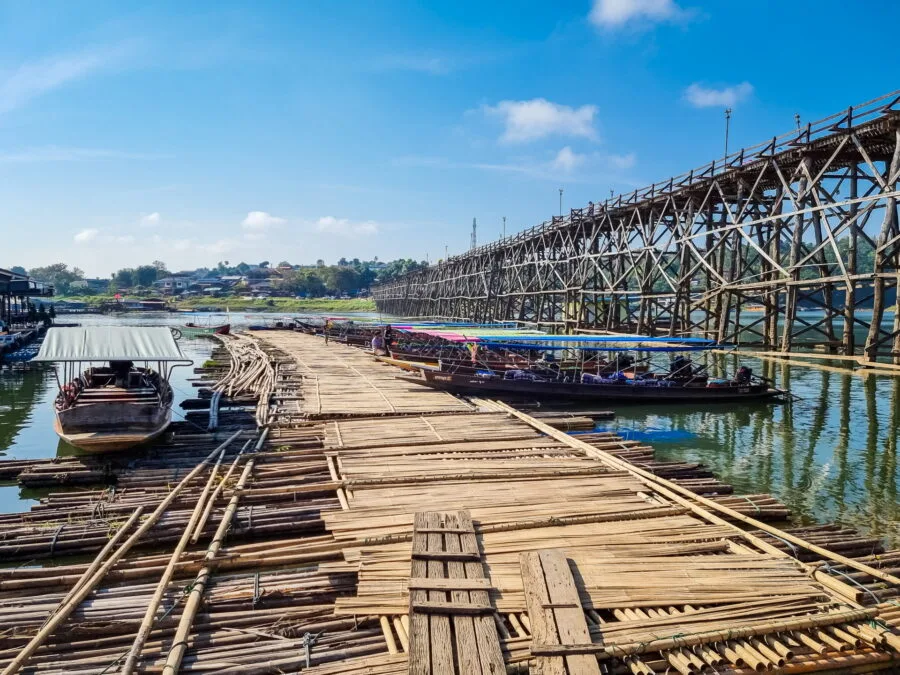 quai flottant pied du pont môn sangkhlaburi