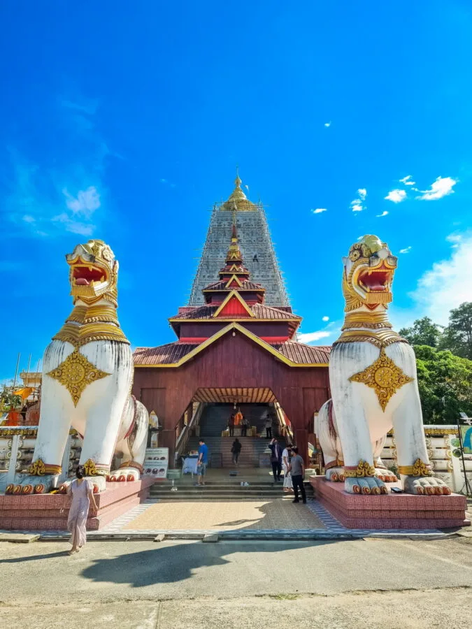 singha gardant le chedi puttha khaya sangkhlaburi