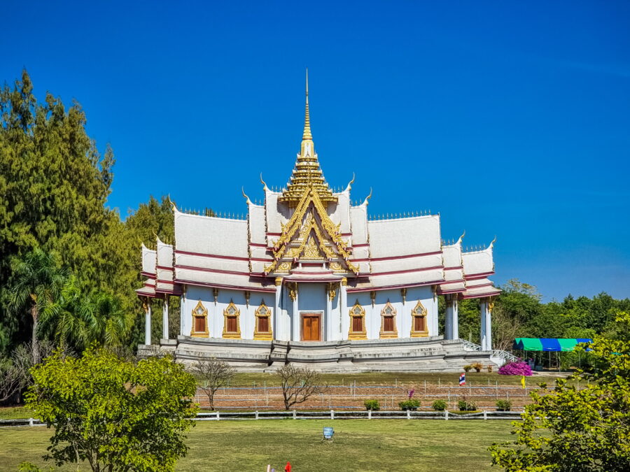 ubosot wat luang phor toh siraphong nakhon ratchasima