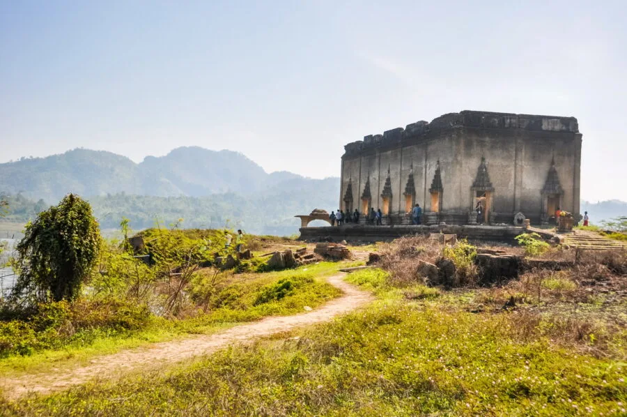 underwater temple old wat wang wiwekaram lac sangkhlaburi