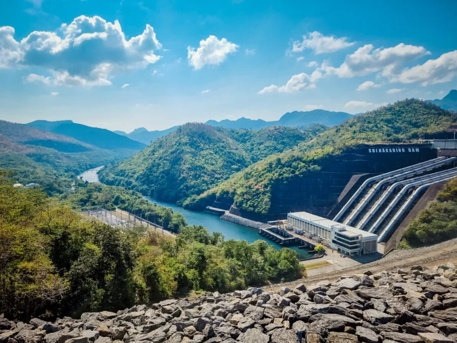 vue depuis srinagarind dam kanchanaburi