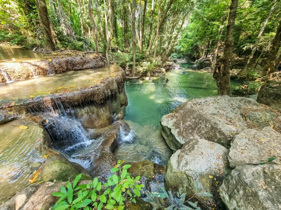 vue sur bassin du niveau 5 parc national erawan kanchanaburi