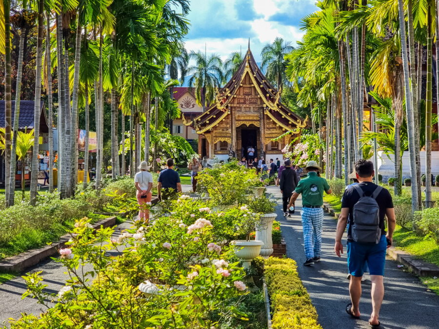 alley leading to viharn lai kham from wat phra singh chiang mai
