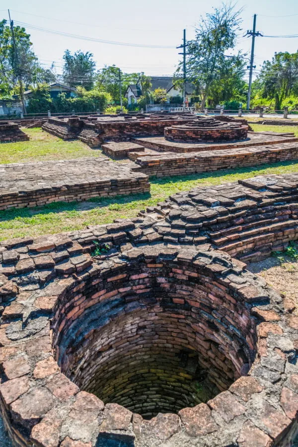 ancient well wat huanong wiang kum kam chiang mai