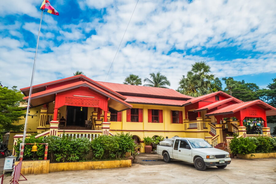 building at wat sai mun burma old town chiang mai