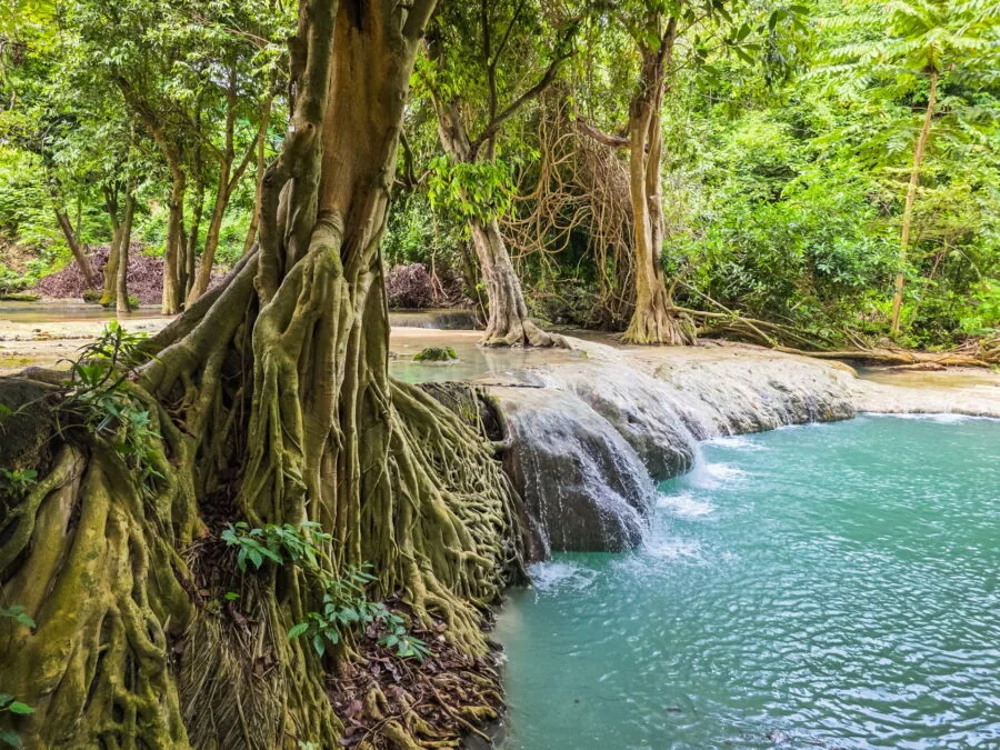 wang kan lueang waterfall lopburi province
