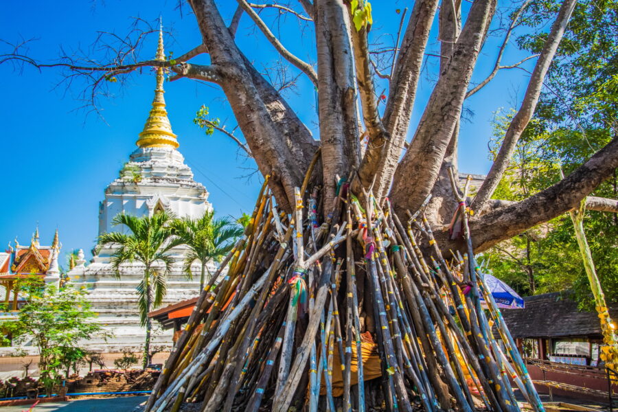 chedi wat chang kham wiang kum kam chiang mai