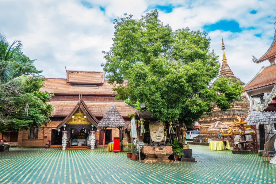 Wat Jetlin courtyard, Chiang Mai old town
