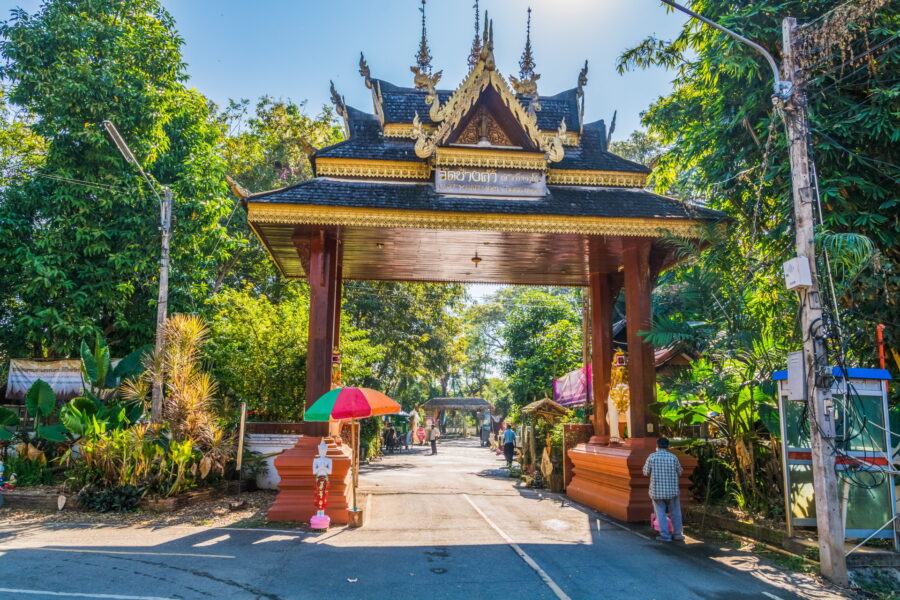 entree wat chang kham wiang kum kam chiang mai