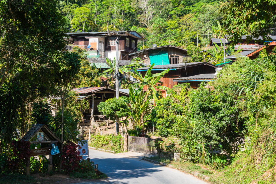 maisons au village de mae kampong chiang mai