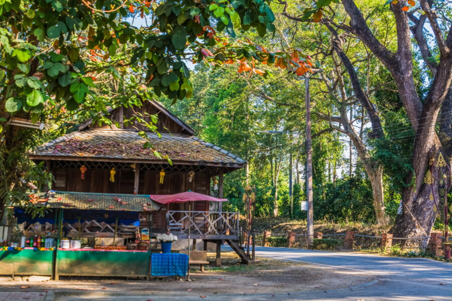 route dans village autour de wiang kum kam chiang mai