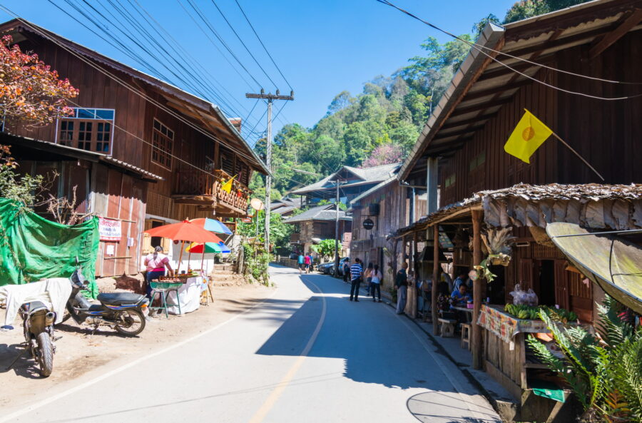 rue principale village mae kampong chiang mai