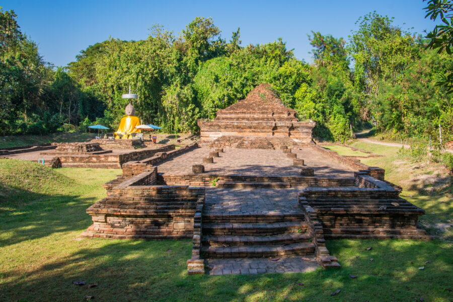 ruine wat that kaow wiang kum kam chiang mai