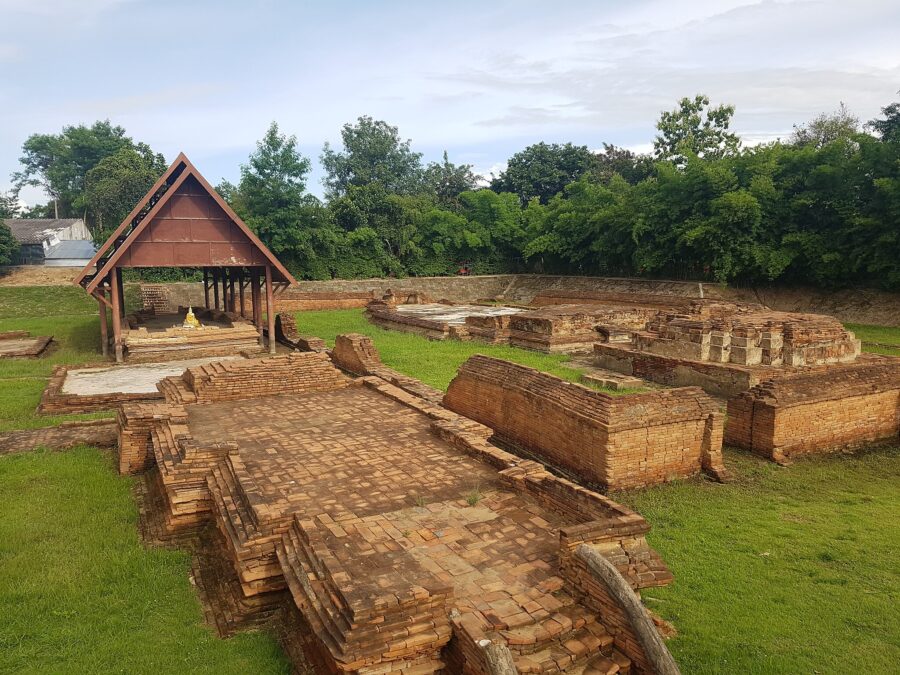 ruine du wat ku pa dom wiang kum kam chiang mai