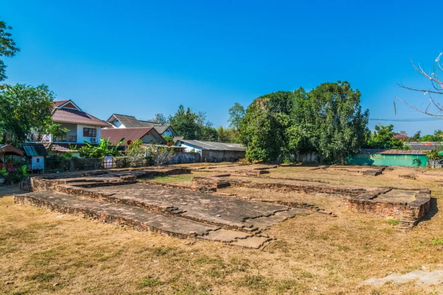 ruins of wat huanong wiang kum kam chiang mai