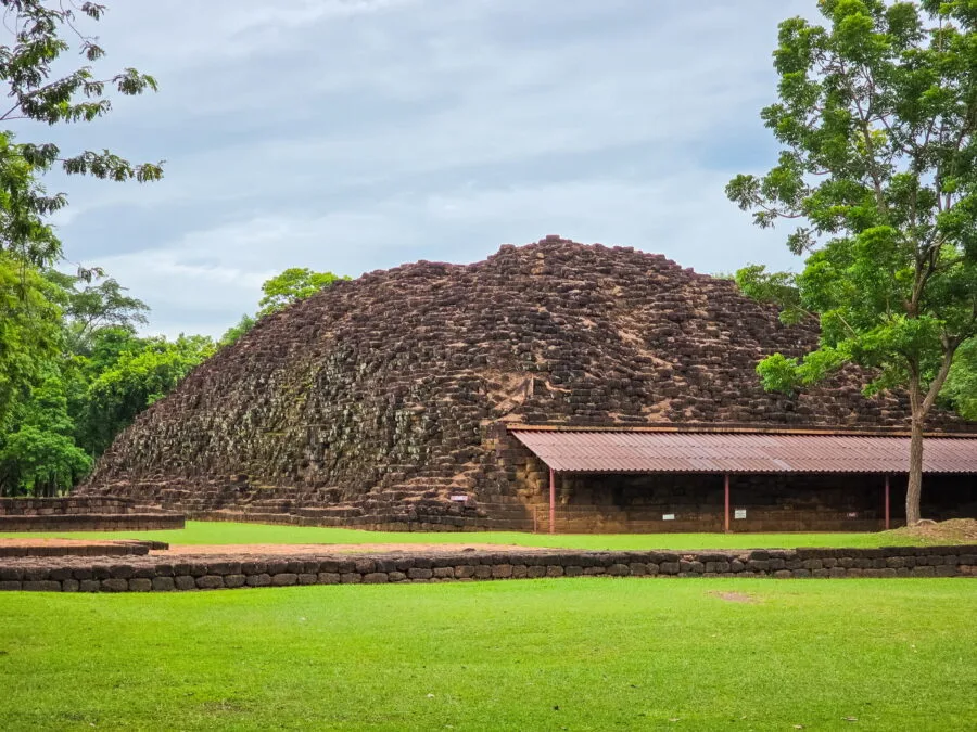 old chedi khao khlang nai si thep historical park
