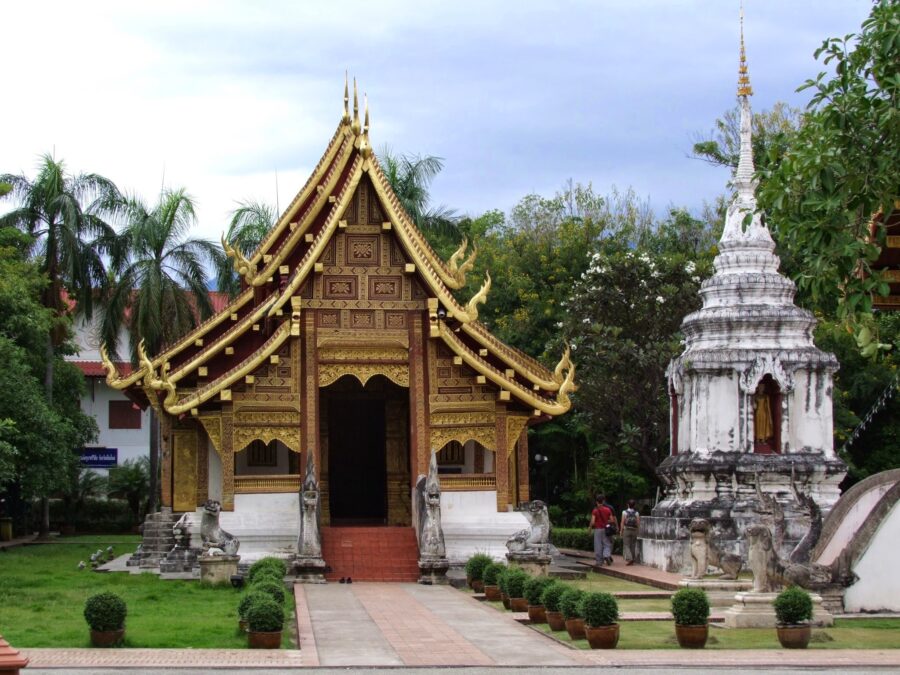 viharn and chedi at wat phra singh chiang may 2009