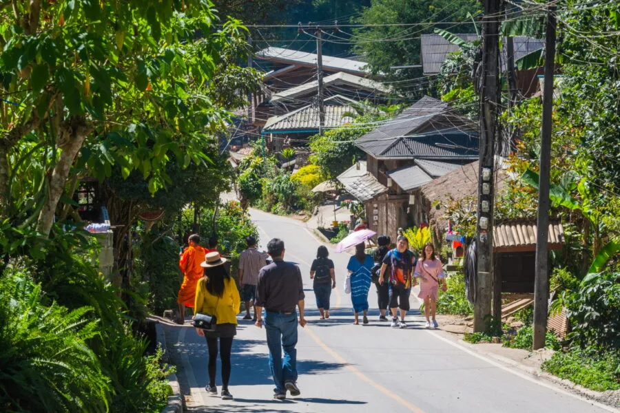 visitors to mae kampong chiang mai village