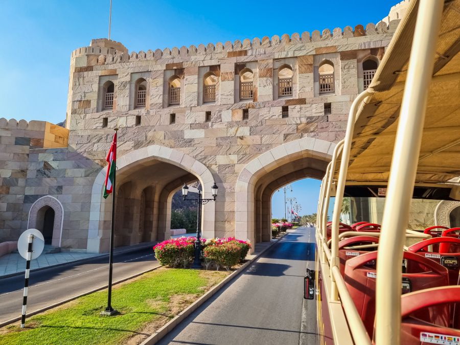 balade en big bus tour hop on hop off mascate oman.