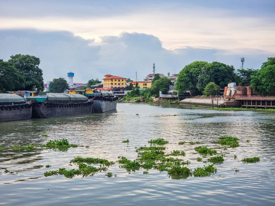 confluent pa sak chao phraya depuis wat phanan choeng ayutthaya