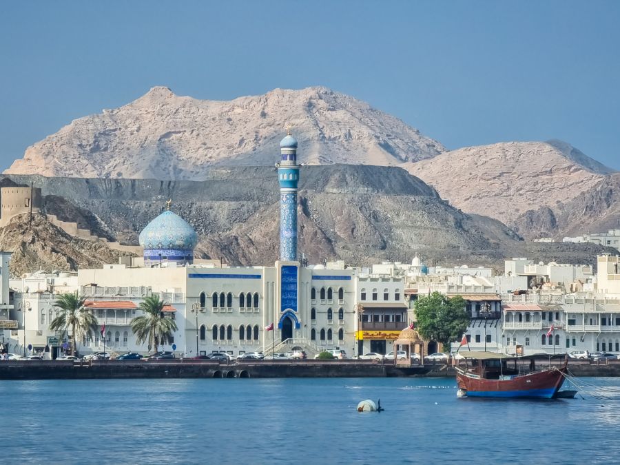 mosquee dans la baie de mutrah oman