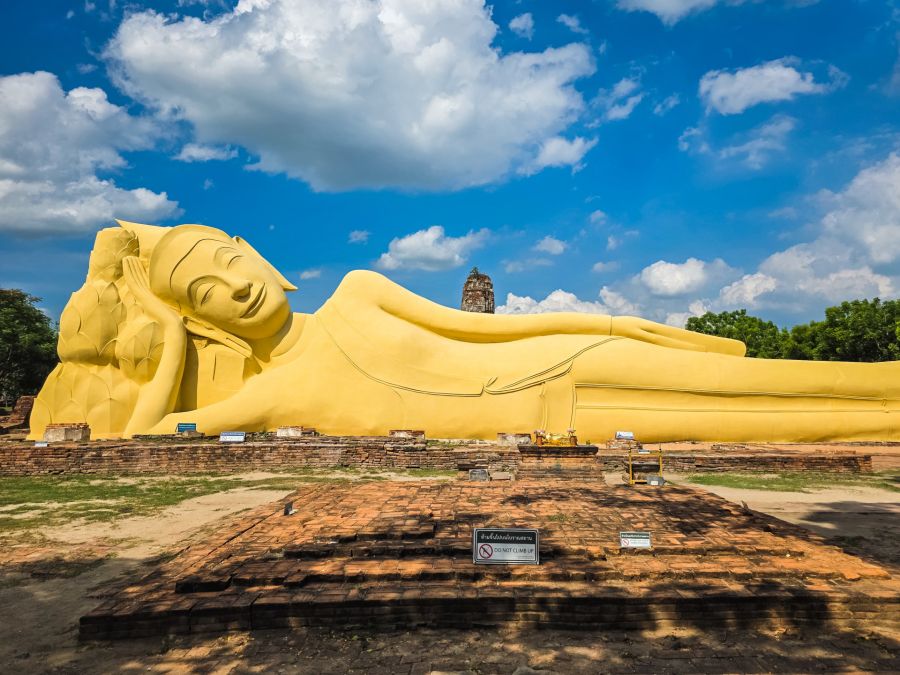 renovation bouddha couché wat lokaya sutha ayutthaya