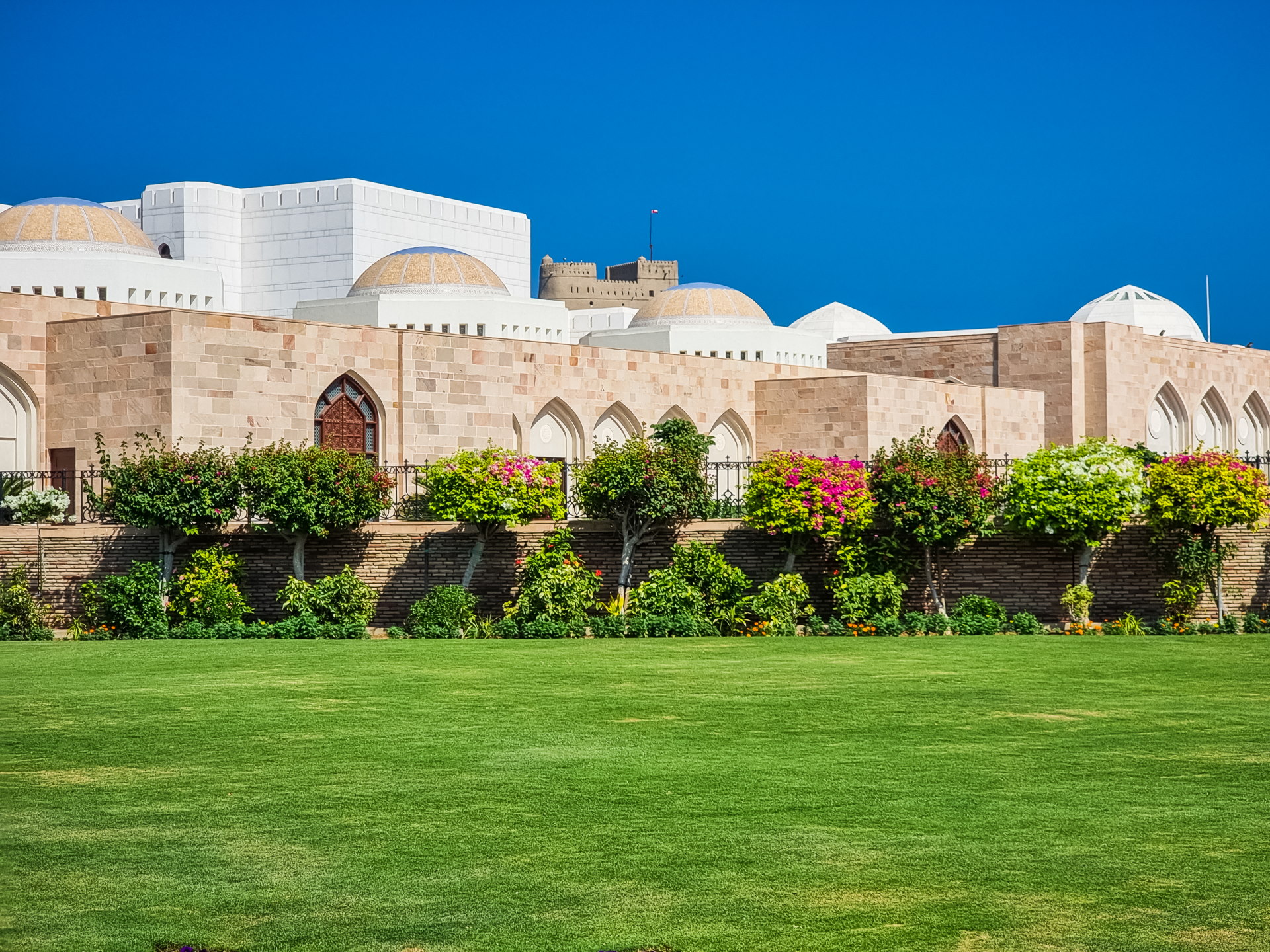 vue sur palais royal pres de mascate oman