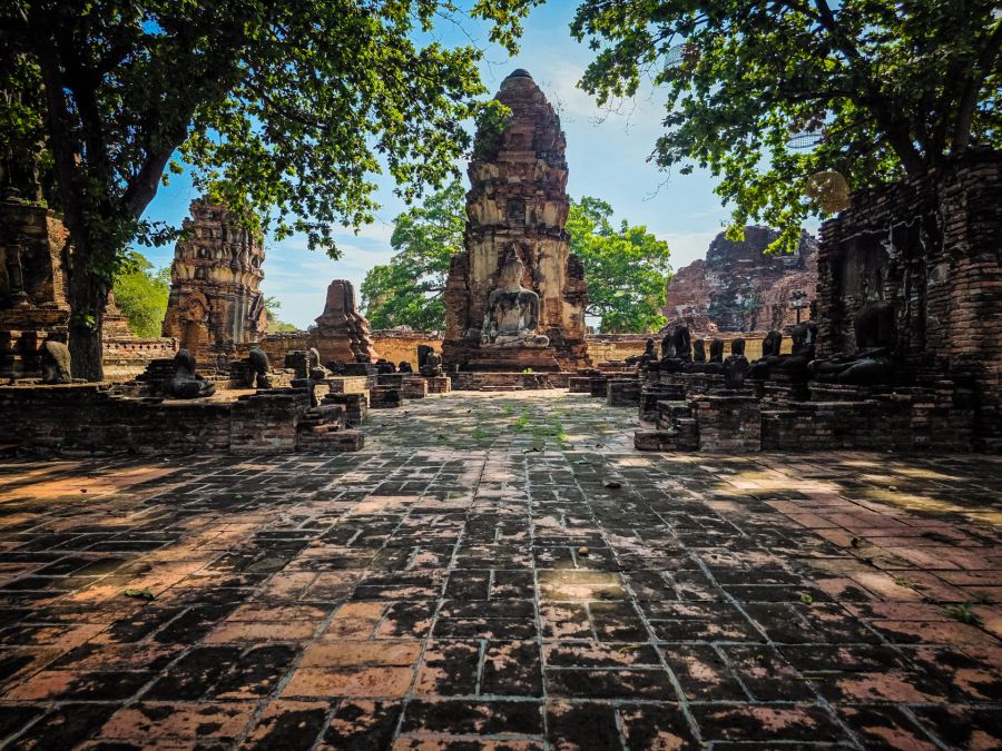 zone ombragée au wat mahathat ayutthaya