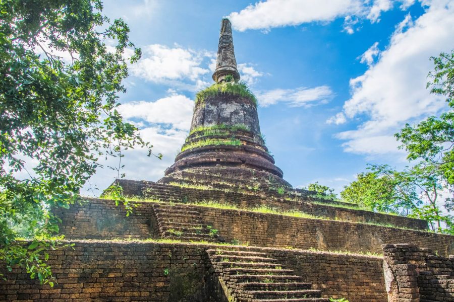 chedi wat khao suwankhiri - si satchanalai - thailande