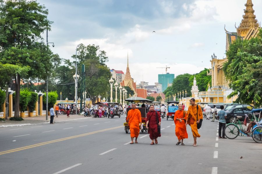 moines en ville a phnom penh cambdoge