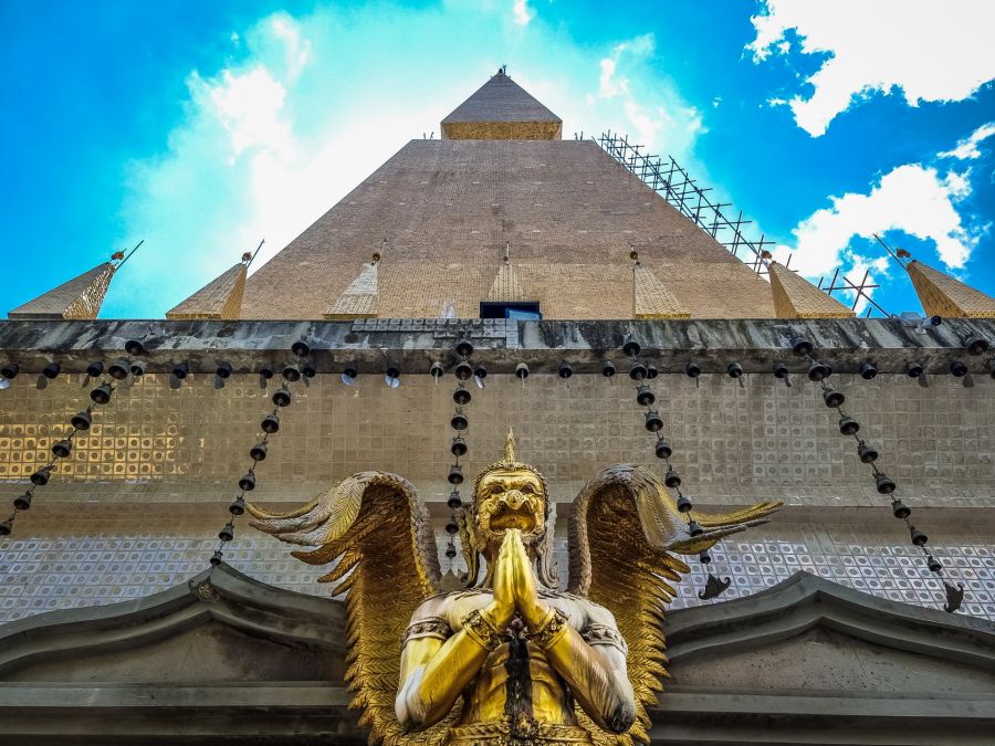 au pied du chedi du wat phu thap boek phetchabun