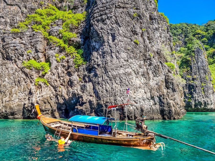 bateau a longue queue wang long bay ko phi phi