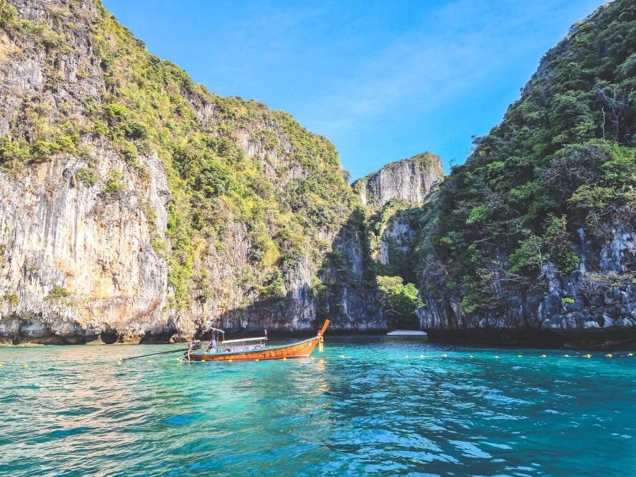 bateau a longue queue excursion journee ko phi phi