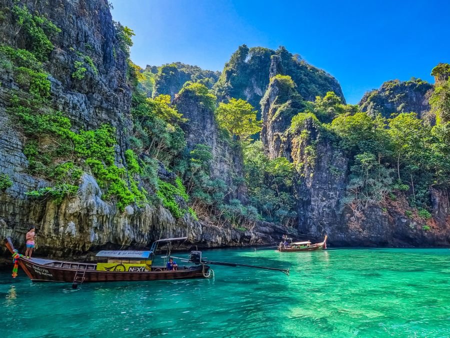 bateaux a wang long bay excursion journee ko phi phi