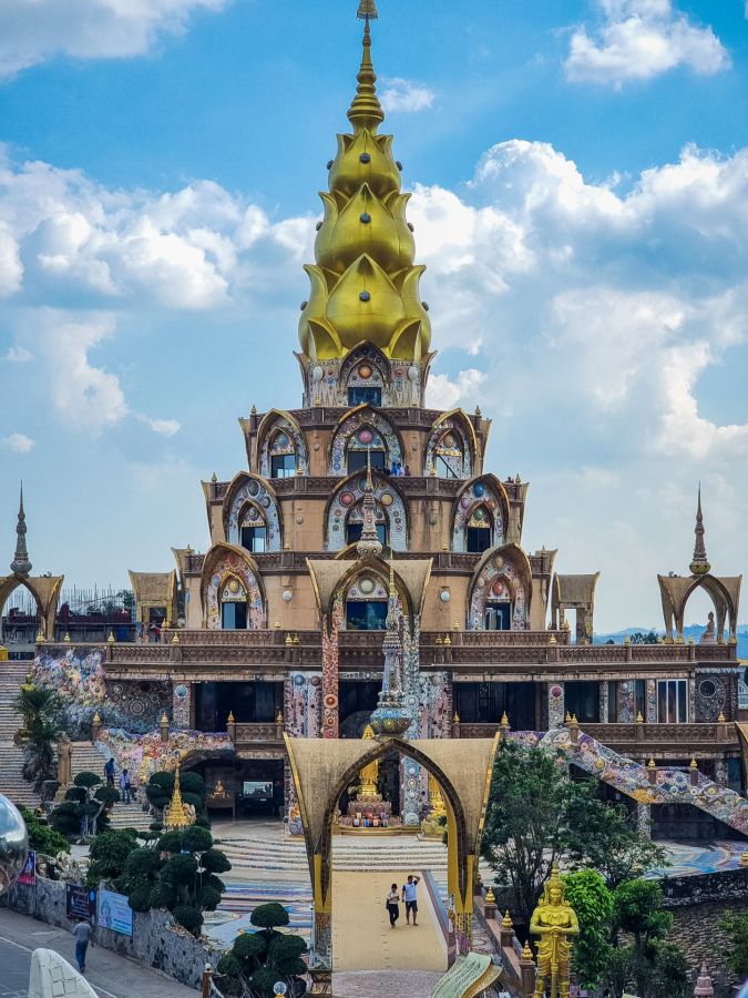 chedi a 9 etages au wat pha sorn kaew phetchabun