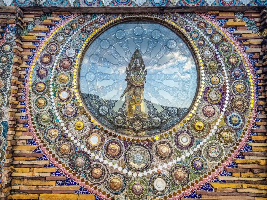 detail ornements sur le chedi du wat pha sorn kaew phetchabun