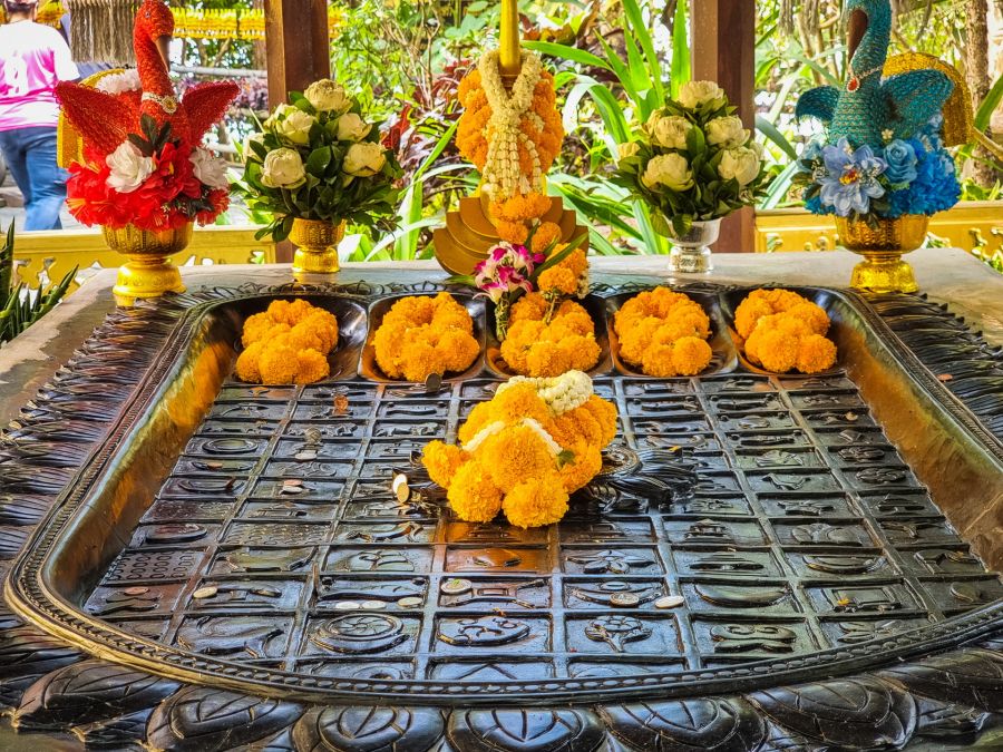empreinte de bouddha au wat phu thap boek phetchabun
