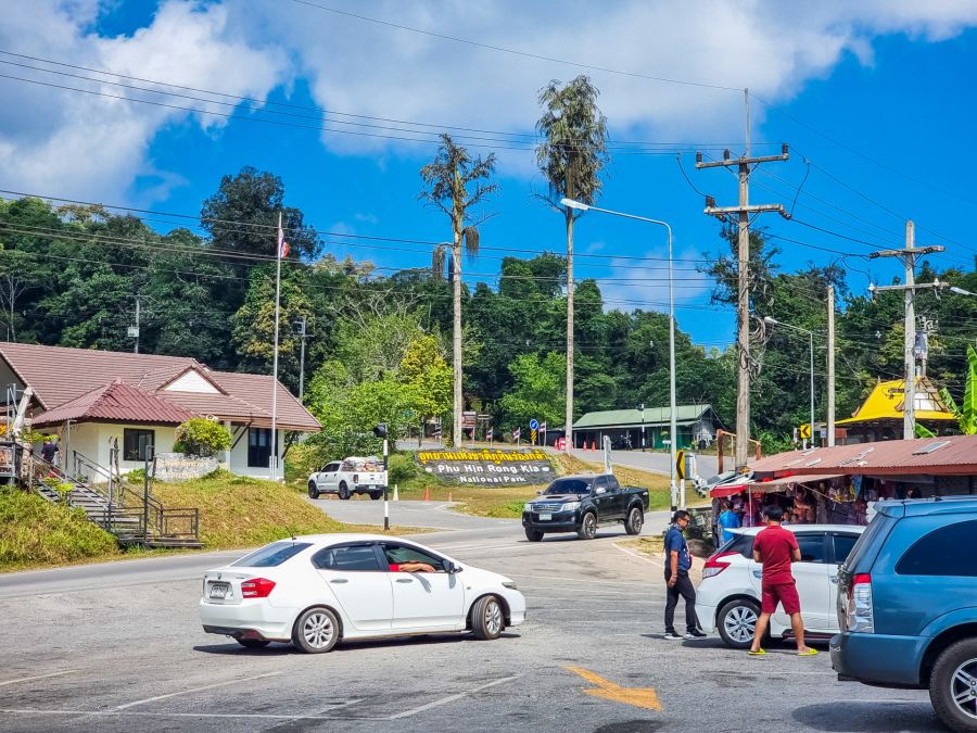 entree au parc national de phu hin rong kla depuis phu thap boek