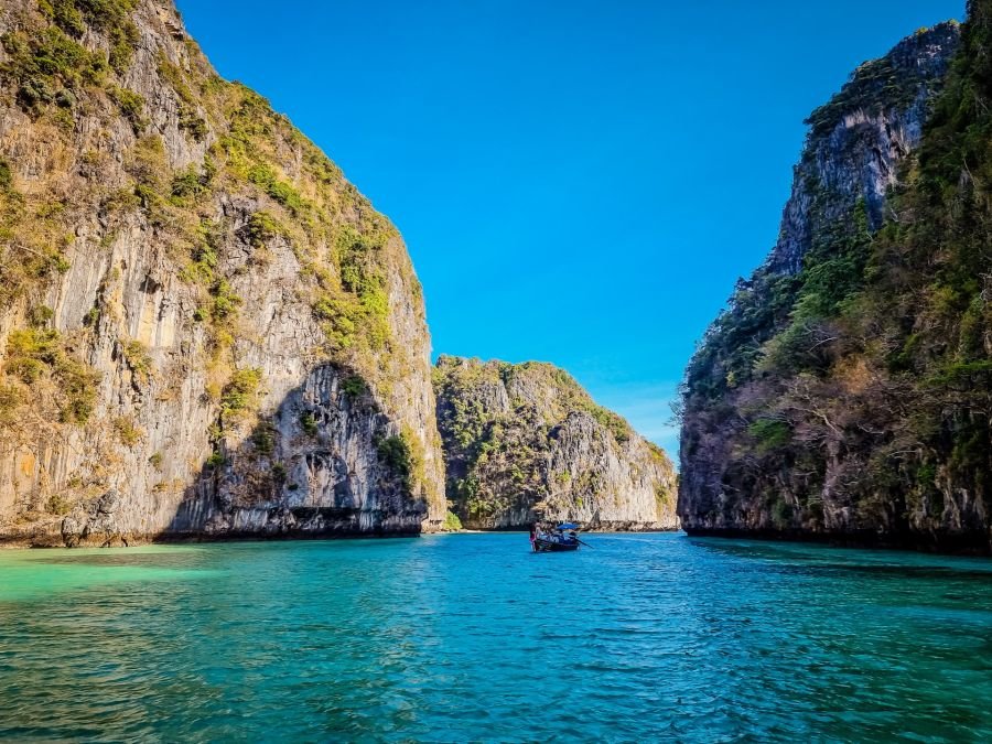 entree du lagon de pi leh excursion journee ko phi phi