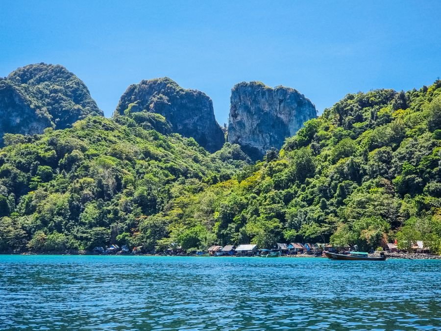 habitations pecheurs long loh lana bay ko phi phi