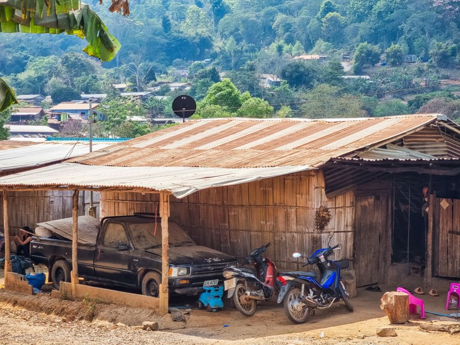maison en bambou au village de phu thap boek phetchabun