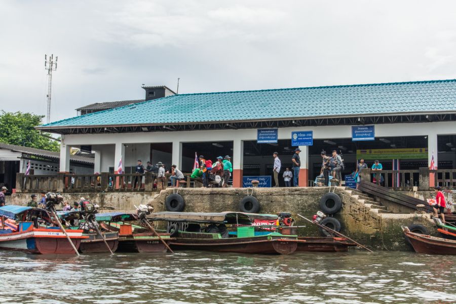 poste immigration ranong depuis bateau menant a kawthaung